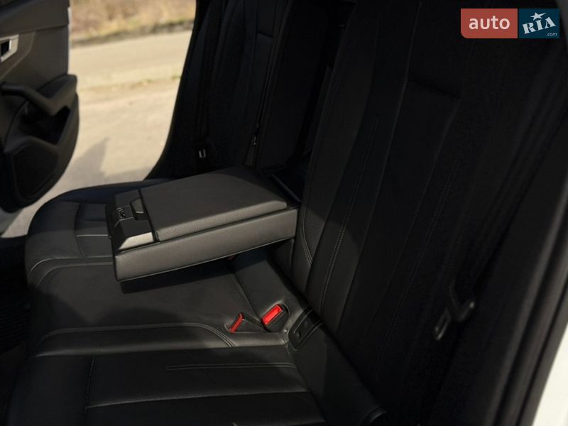 Седан Audi A4 2017 в Дніпрі