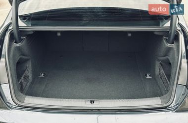 Седан Audi A4 2016 в Кременчуге