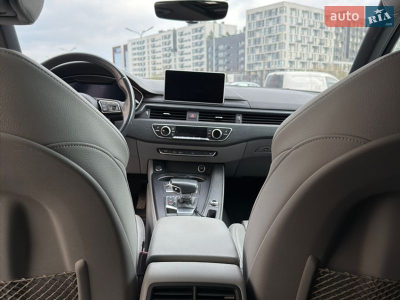 Седан Audi A4 2017 в Львове