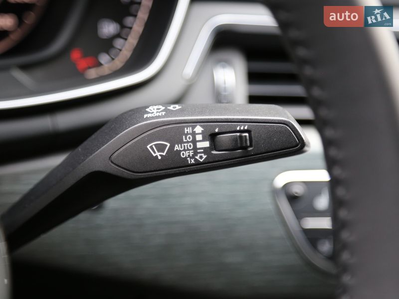 Седан Audi A4 2017 в Киеве