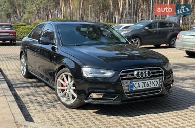 Седан Audi A4 2015 в Киеве