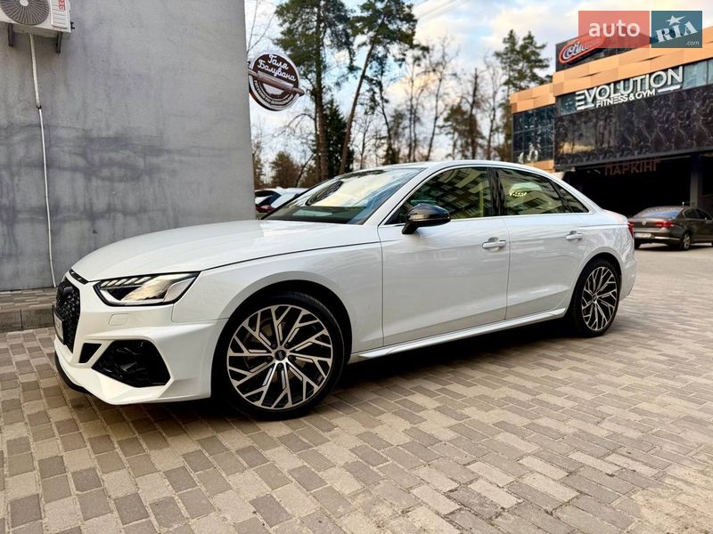 Седан Audi A4 2020 в Киеве