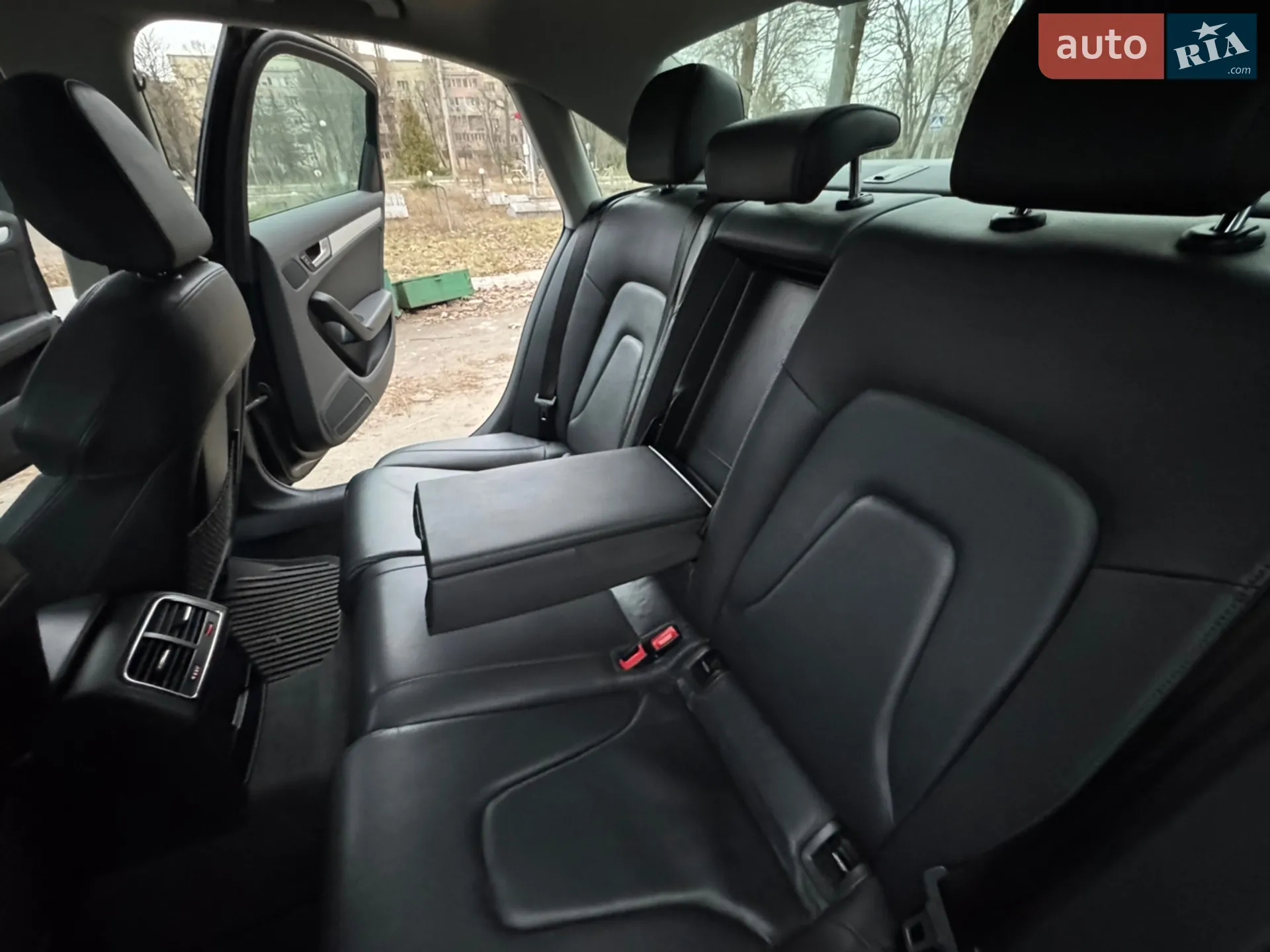 2011 Audi A4 - мініатюра 18