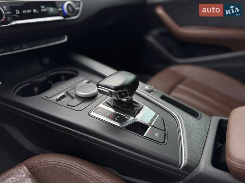 Седан Audi A4 2016 в Киеве