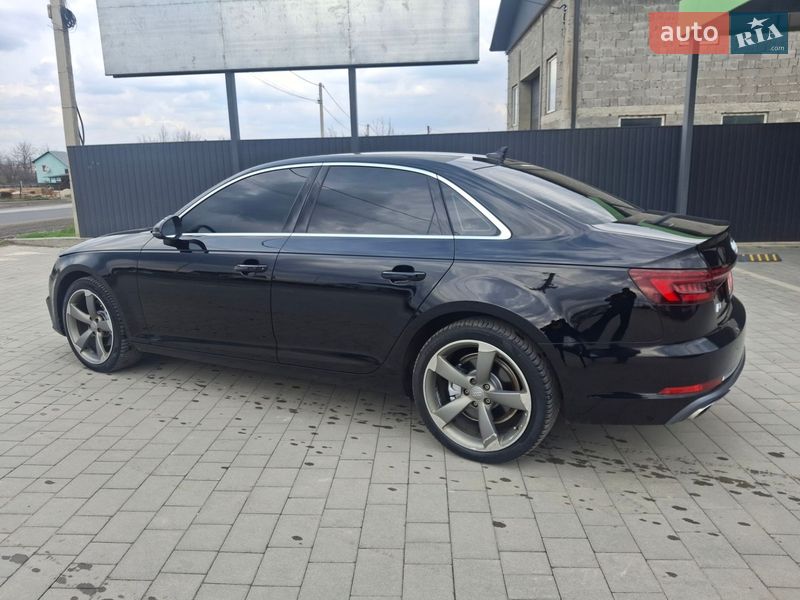 Седан Audi A4 2018 в Каменец-Подольском