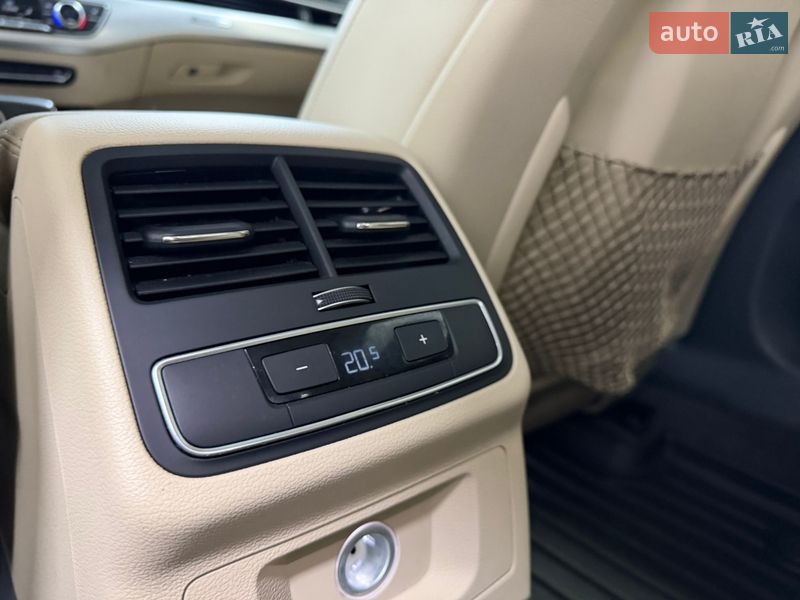 Седан Audi A4 2017 в Одессе
