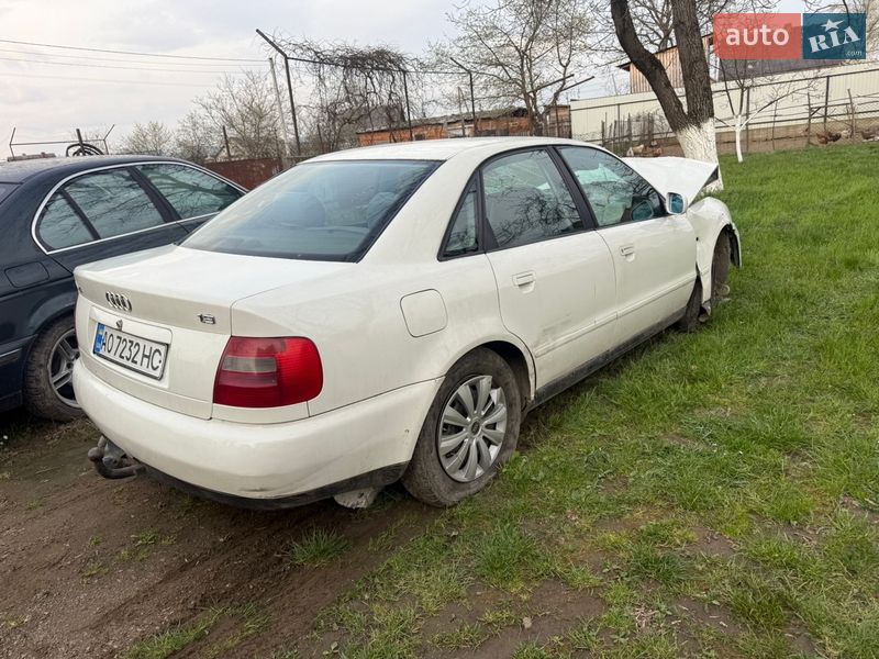 Седан Audi A4 1996 в Тячеве