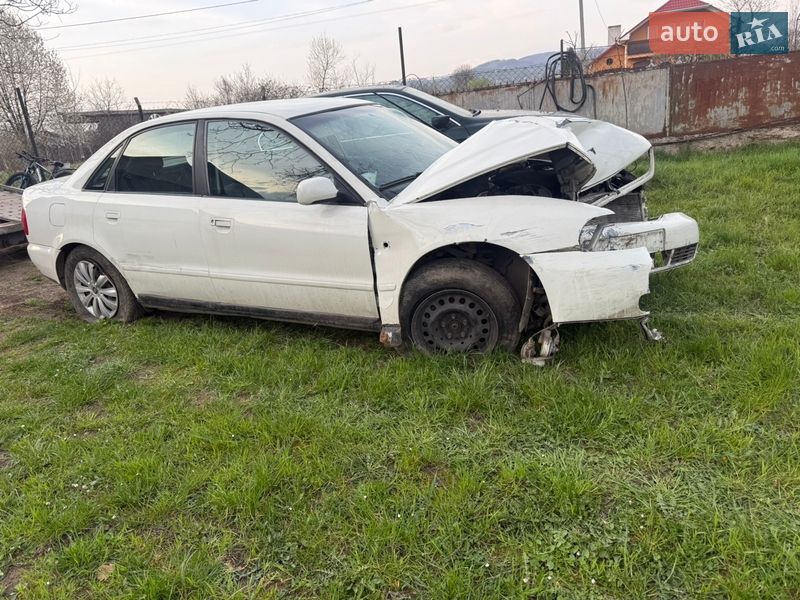 Седан Audi A4 1996 в Тячеве