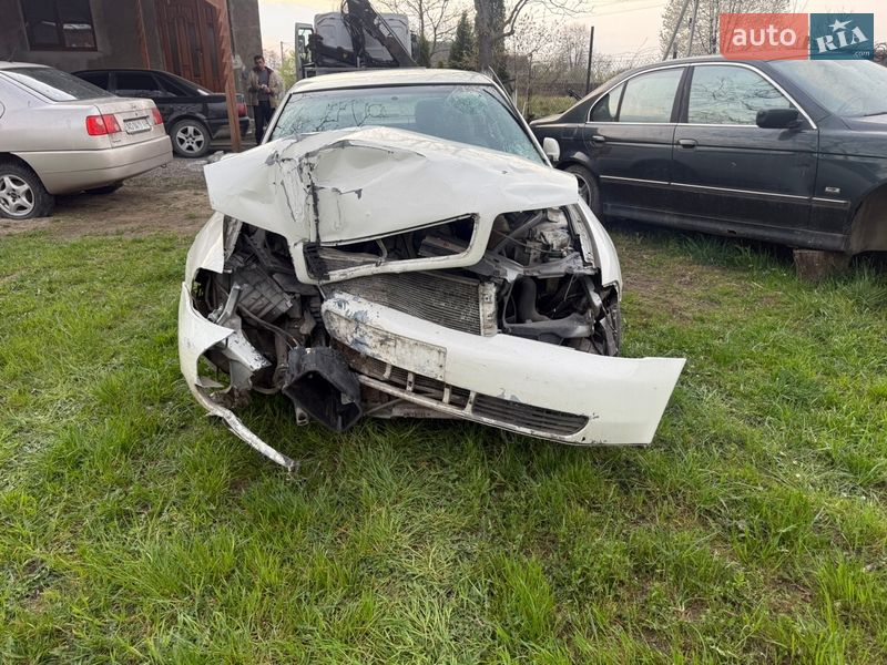 Седан Audi A4 1996 в Тячеве