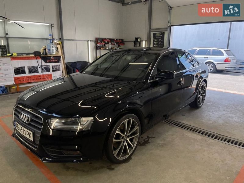 Седан Audi A4 2014 в Днепре
