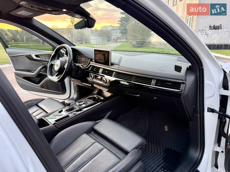 Седан Audi A4 2018 в Рівному