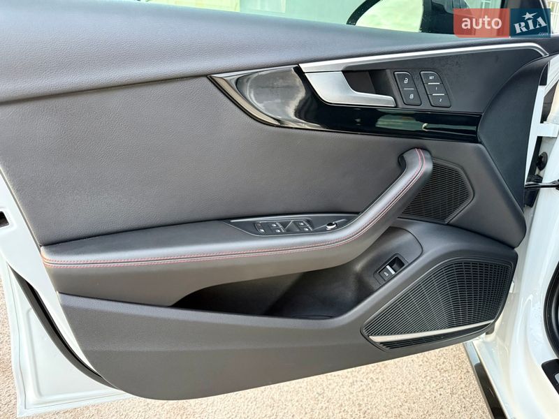 Седан Audi A4 2018 в Рівному