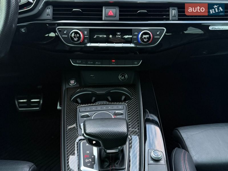 Седан Audi A4 2018 в Рівному