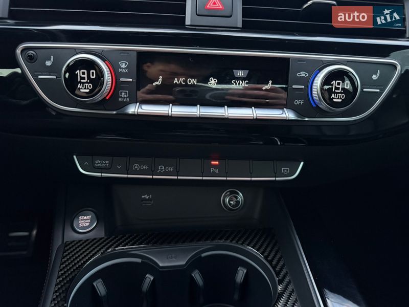 Седан Audi A4 2018 в Рівному