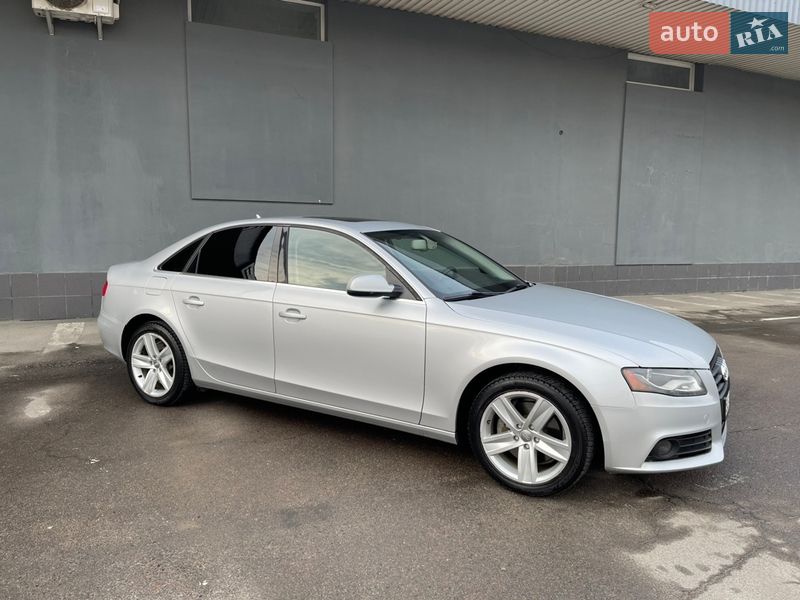 Седан Audi A4 2010 в Вараше