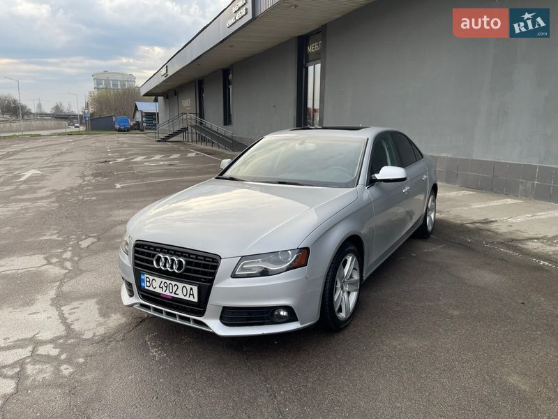 Седан Audi A4 2010 в Вараше
