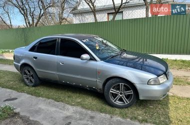 Седан Audi A4 1996 в Березному