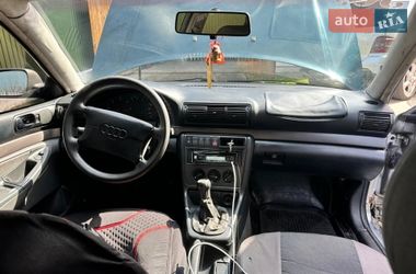 Седан Audi A4 1996 в Березному