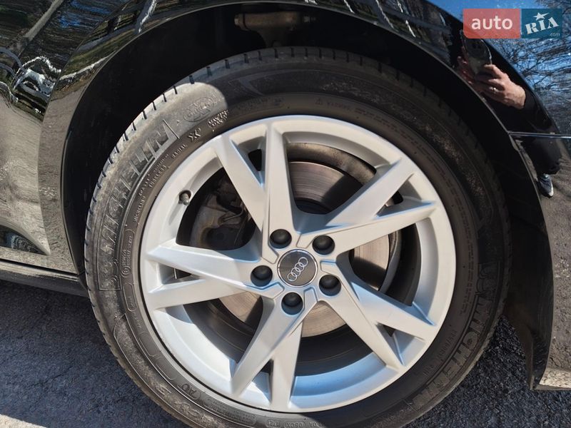 Универсал Audi A4 2018 в Киеве