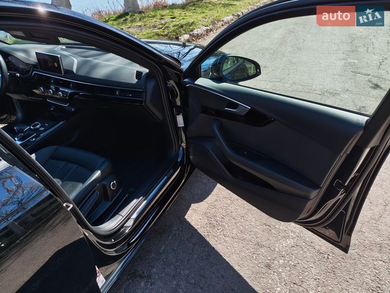 Универсал Audi A4 2018 в Киеве