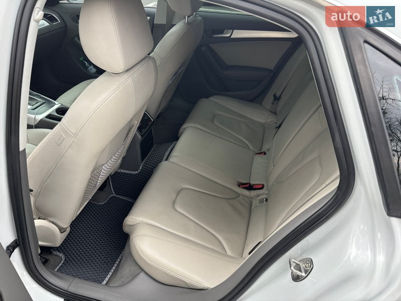 Седан Audi A4 2011 в Харькове