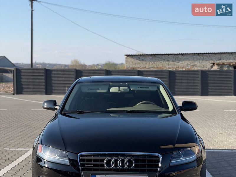 Седан Audi A4 2010 в Дубно