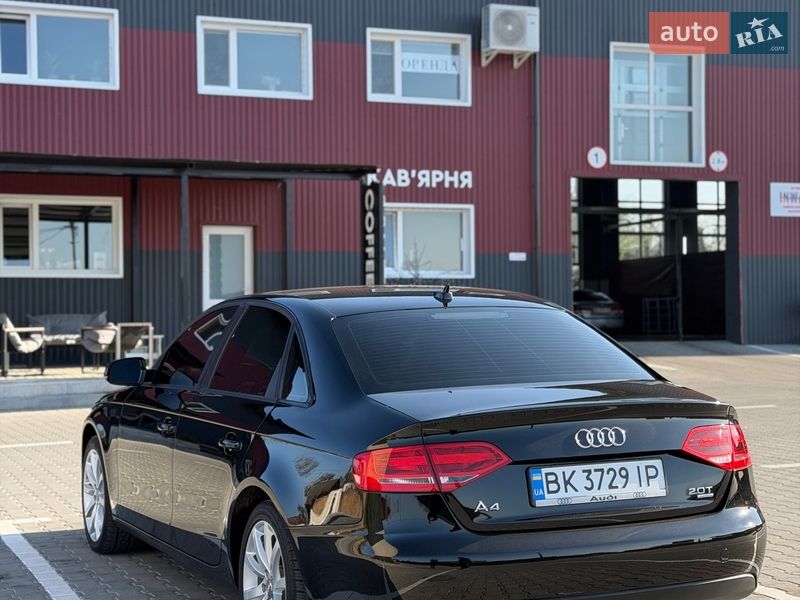 Седан Audi A4 2010 в Дубно