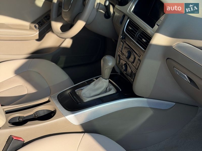 Седан Audi A4 2010 в Дубно