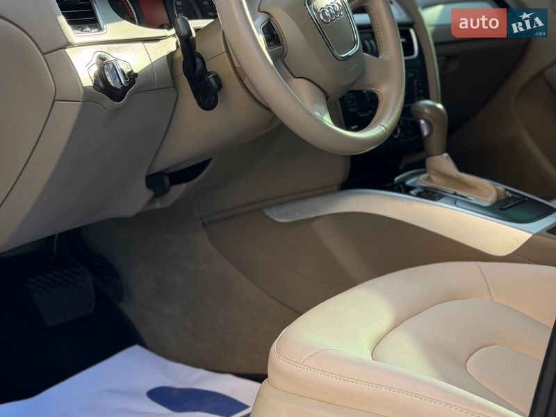 Седан Audi A4 2010 в Дубно