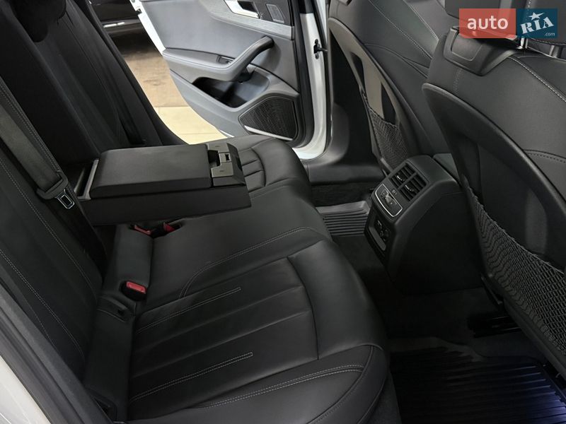 Седан Audi A4 2020 в Миколаєві