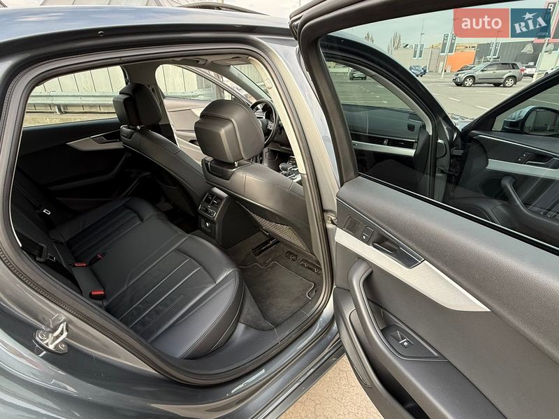 Седан Audi A4 2018 в Киеве