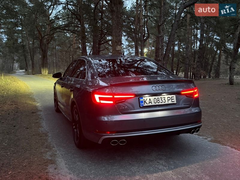 Седан Audi A4 2018 в Киеве