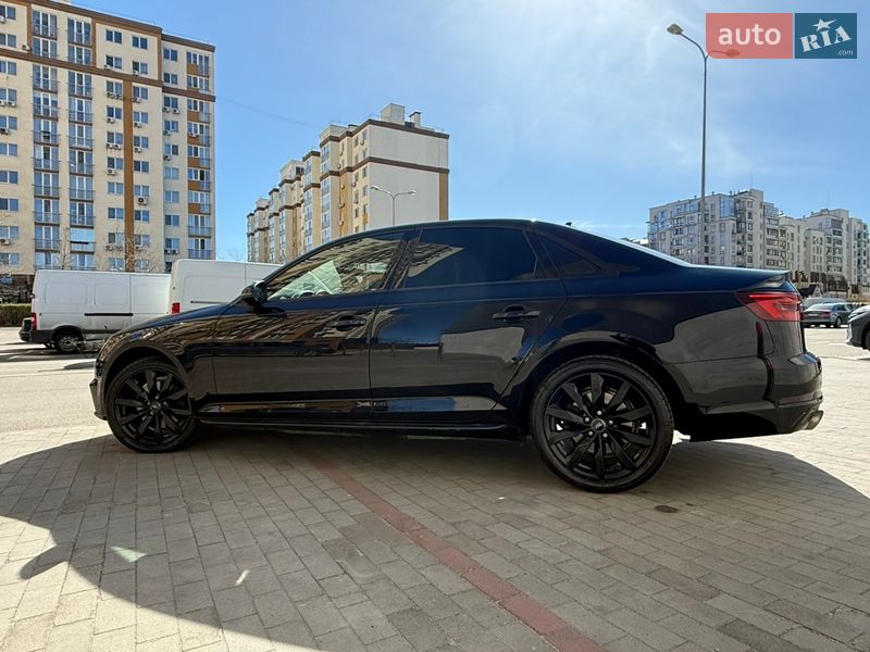 Седан Audi A4 2018 в Киеве