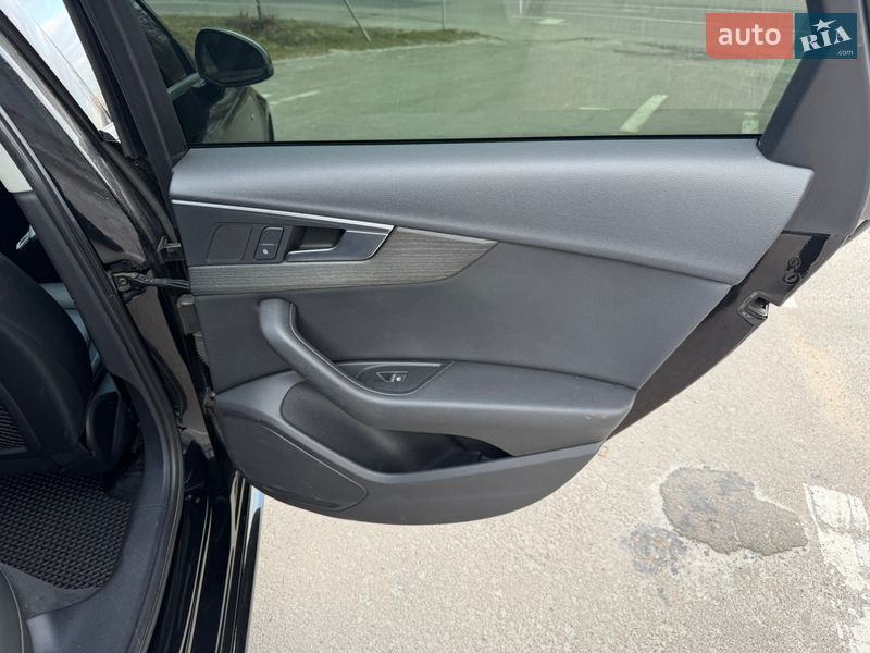 Седан Audi A4 2018 в Дрогобичі