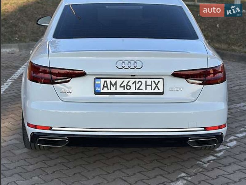 Седан Audi A4 2019 в Львові