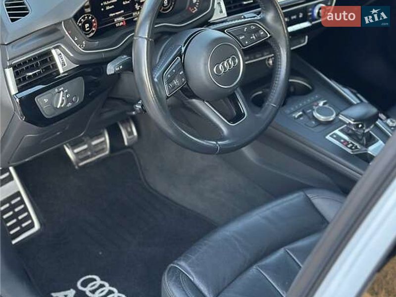 Седан Audi A4 2019 в Львові