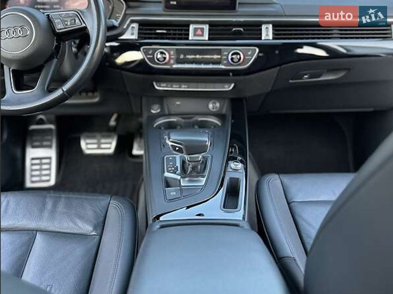 Седан Audi A4 2019 в Львові