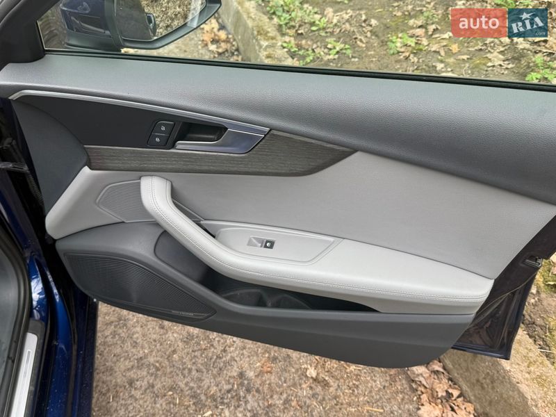 Седан Audi A4 2019 в Киеве