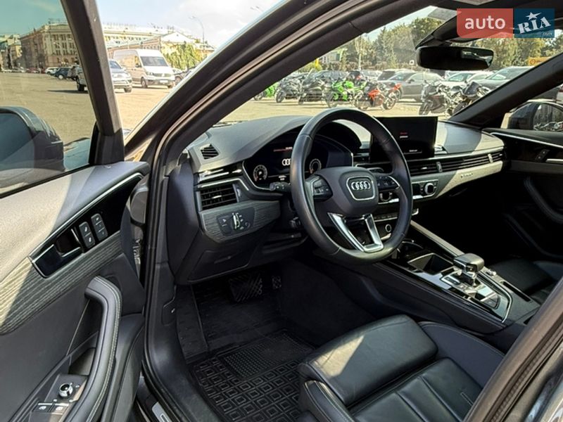 Седан Audi A4 2023 в Харкові