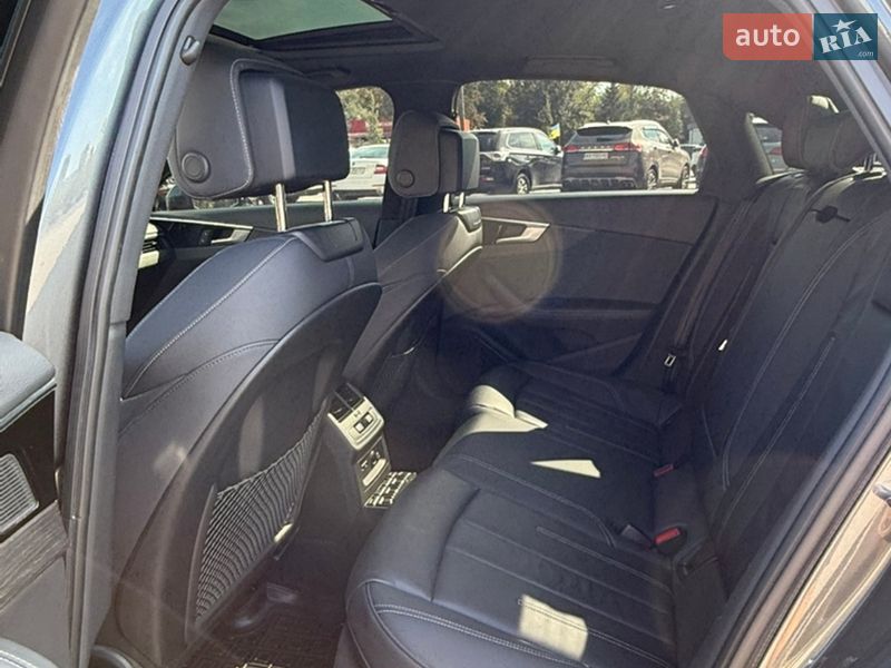 Седан Audi A4 2023 в Харкові