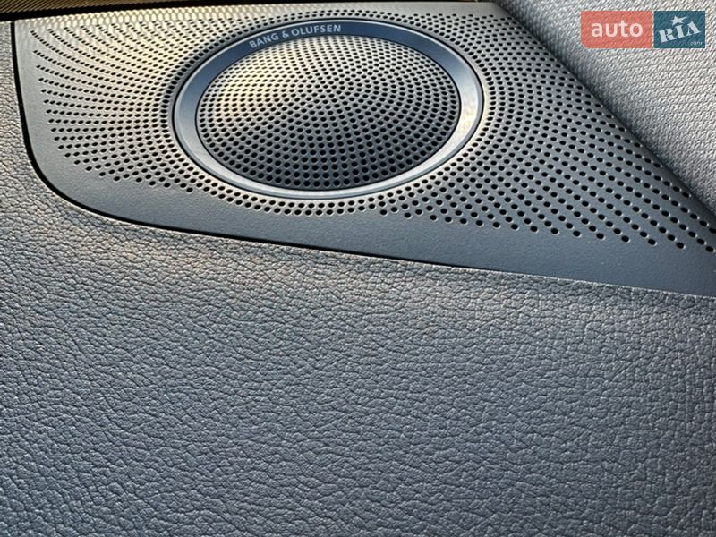 Седан Audi A4 2013 в Новояворовске