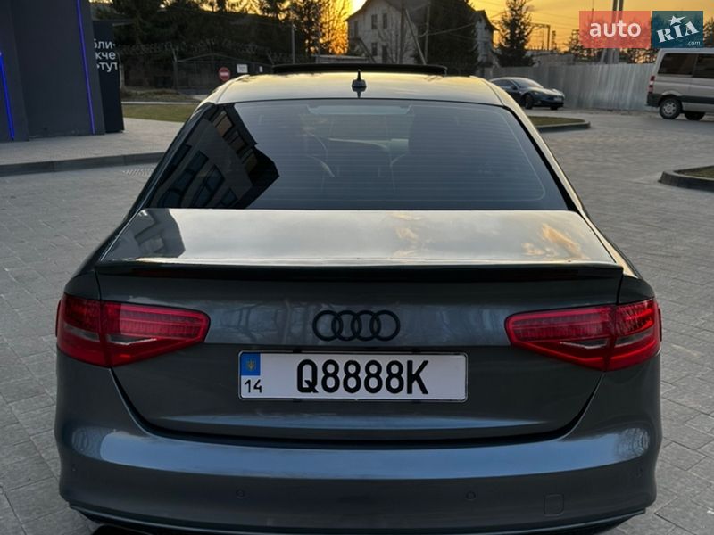Седан Audi A4 2013 в Новояворовске