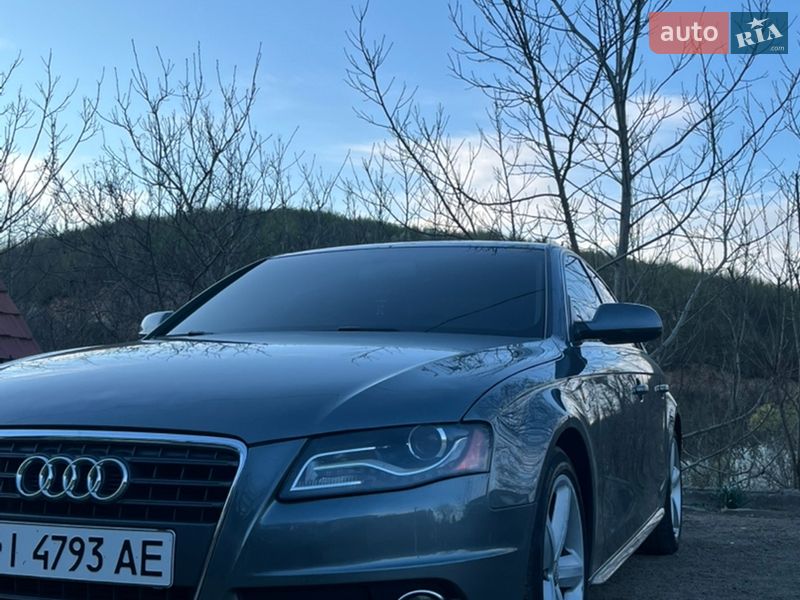 Седан Audi A4 2011 в Мукачево