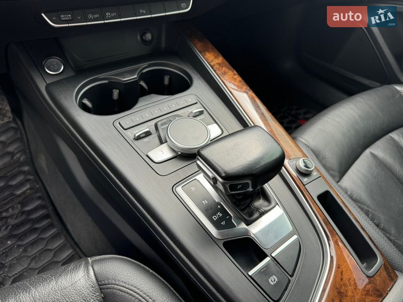 Седан Audi A4 2017 в Хмельницком