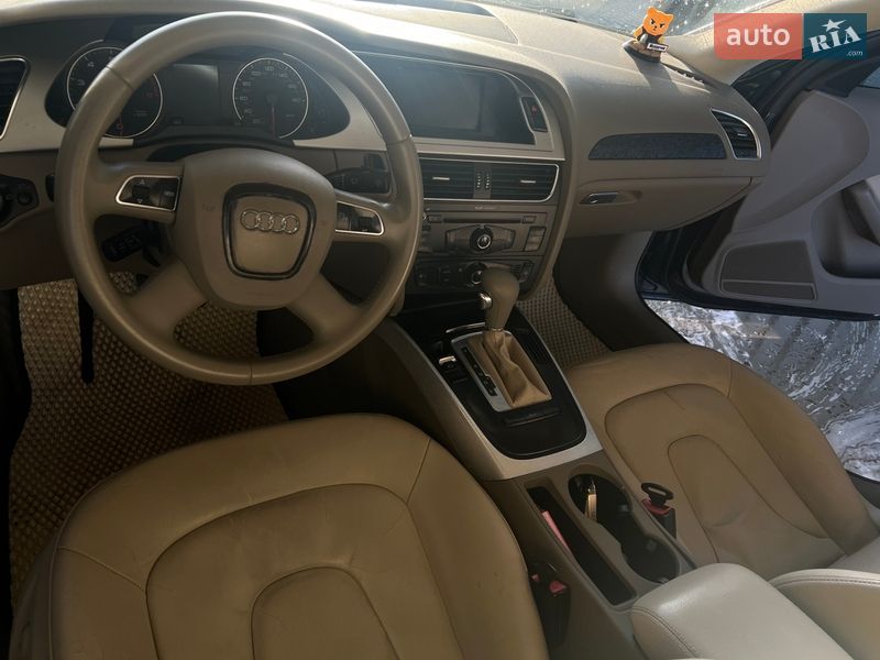 Седан Audi A4 2012 в Житомирі