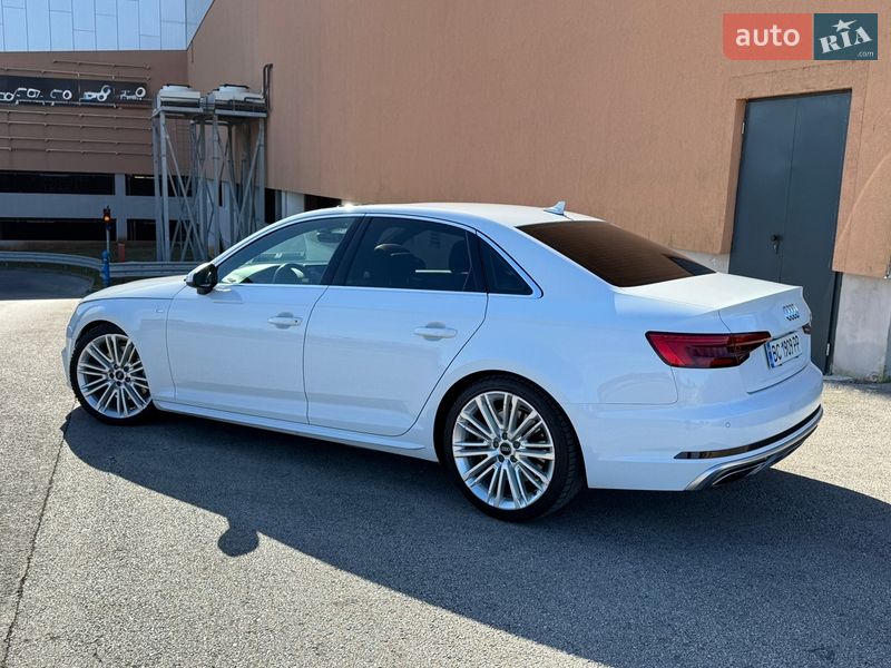Седан Audi A4 2016 в Львові