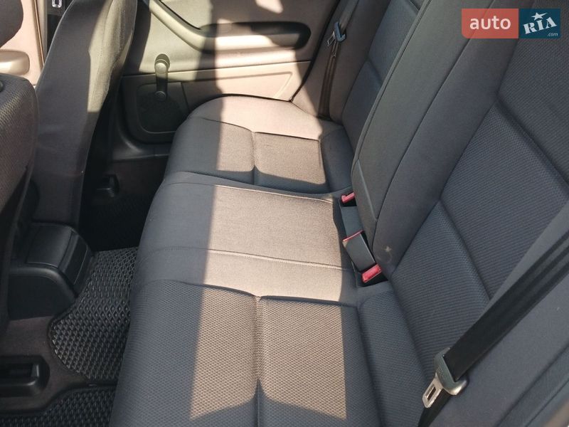 Седан Audi A4 2002 в Павлограді