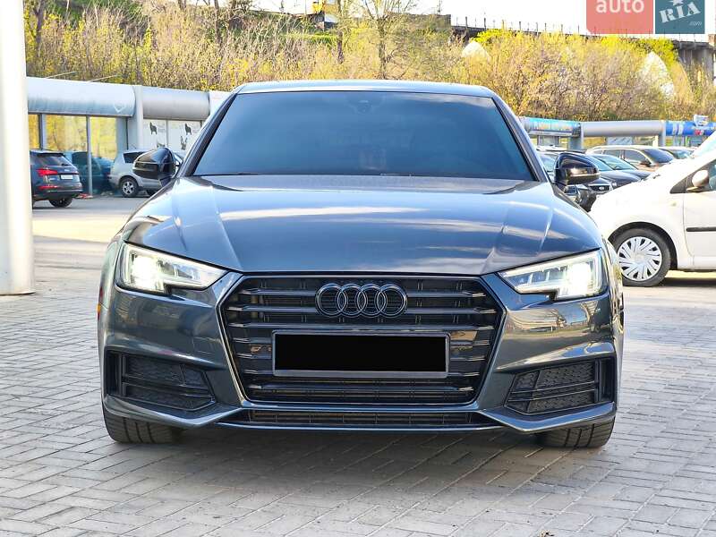 Седан Audi A4 2016 в Днепре