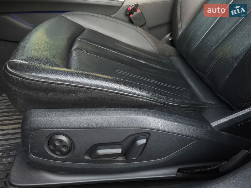 Седан Audi A4 2016 в Днепре