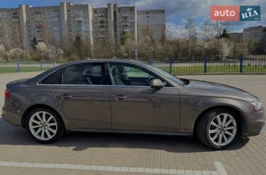 Седан Audi A4 2014 в Дрогобыче